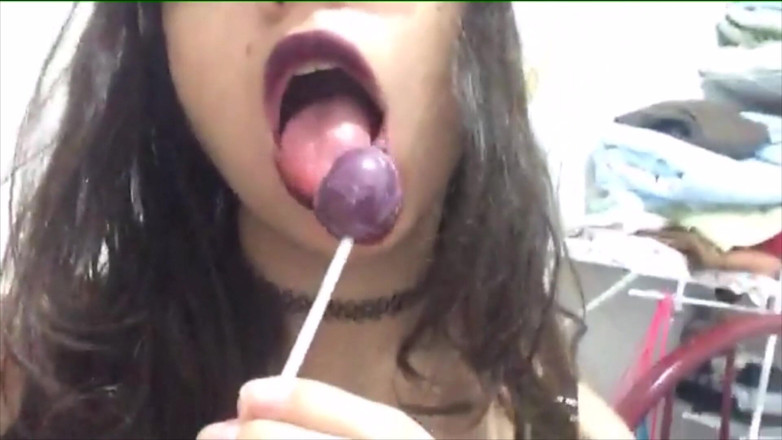 Adorable Teen: Edulón mi coño con un chupete