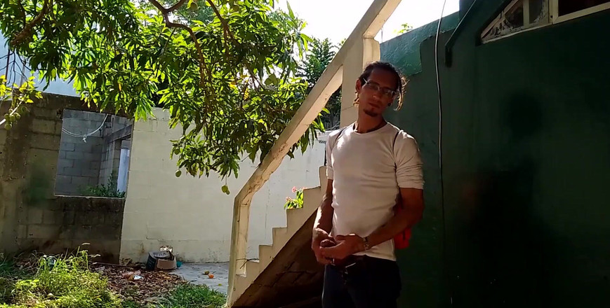 Raba erre elle: Al llegar a casa deja de ser un introvertido