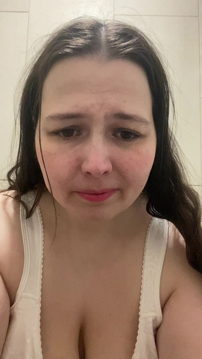 MissChrystalline: Mluvení, sexuální frustrace, telefon stále padá, orgasmus