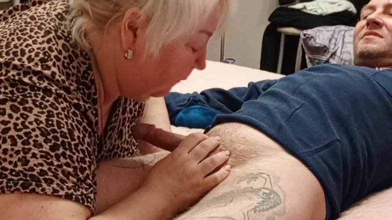 Zona901: minha namorada interrompeu meu trabalho de mão, me deu um...