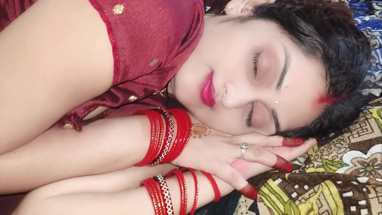 Janvibhabhii: Trên Karva Chauth, sau khi liếm âm hộ màu hồng của...