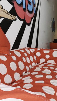 Eu encontrei a garota trans de corpo perfeito, então eu a fodo e ela me fode, então gozamos um no outro