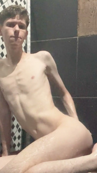 Kedoimath - a Twink Showing His Femine Body