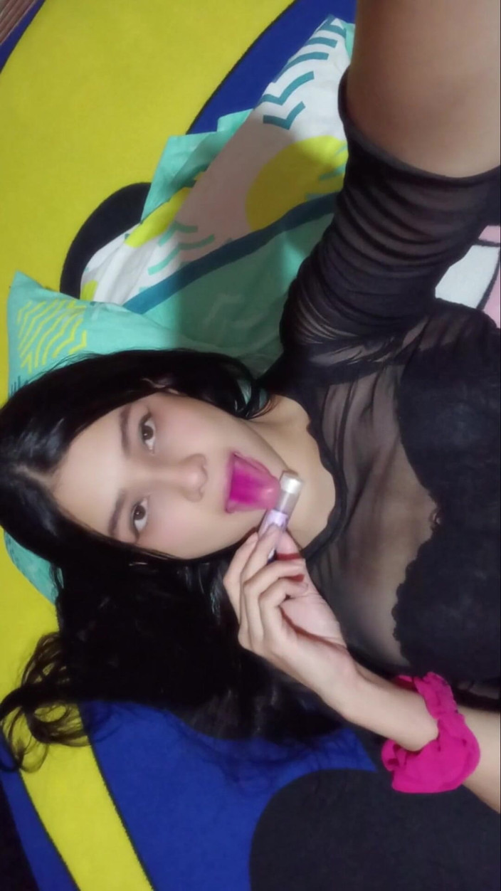 Yuli and tony: 我朋友的继母在他不在的时候勾引我