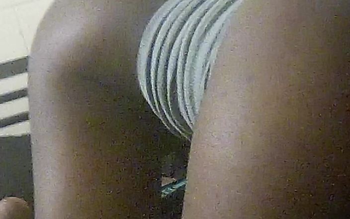 SweetDWillie456: Femboy z soczystą grubą dupą i BBC Flexing
