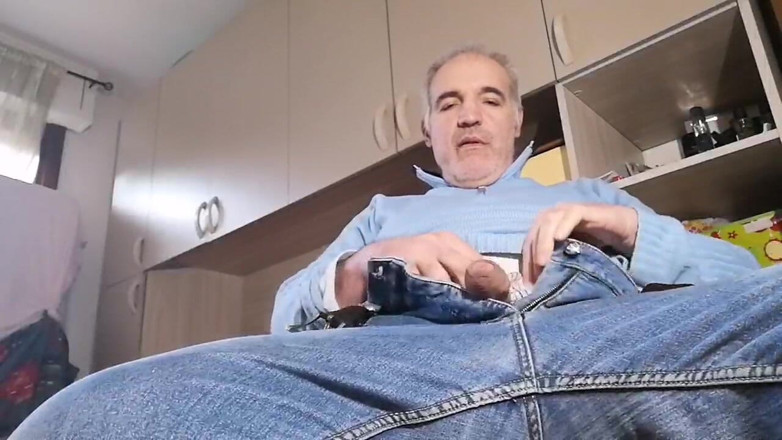 Setesesso7: Tenho os testículos cheios de leite, preciso gozar na hora