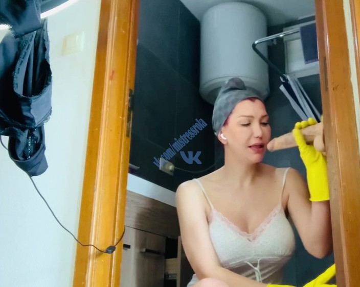 Mistressrola: Moje nevlastní dildo mě tak tvrdě šuká