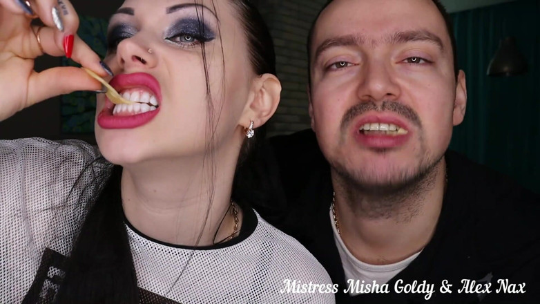 Goddess Misha Goldy: Pár obrů, aby tě udělal a jedl tě zmenšil mezi...