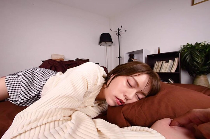 EAGLE-VR: Nafsu seksual saya lebih berlebihan persah lancap kami 1/2