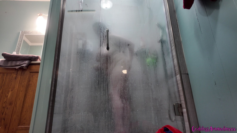 Goddess Amanda: Awek montel seksi Amanda mengusik di bilik mandi