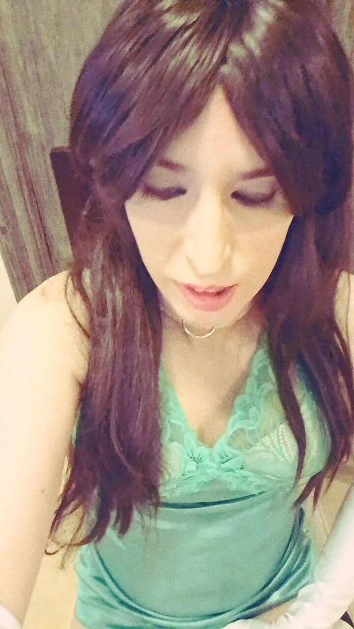 Tammy sissy slave: Таммісісі збуджується, знімаючи себе