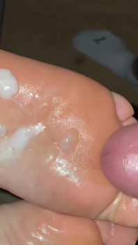 Sexy bBW arsch und sperma auf geölten sohlen