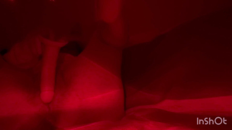 KapkanAruniCouple: Chị kế chuẩn bị âm hộ của mình.