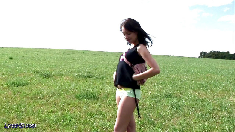 Goldwin pass: Sladká německá teenagerka miluje venkovní prstění kundičky