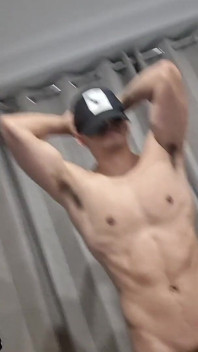 เขาเริ่มคุยเรื่องนี้และจบด้วยปากเต็มปาก