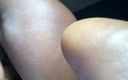 Dzaddy long strokes: Sexy MILF ukazuje velký zadek prsa a prsty kundičky