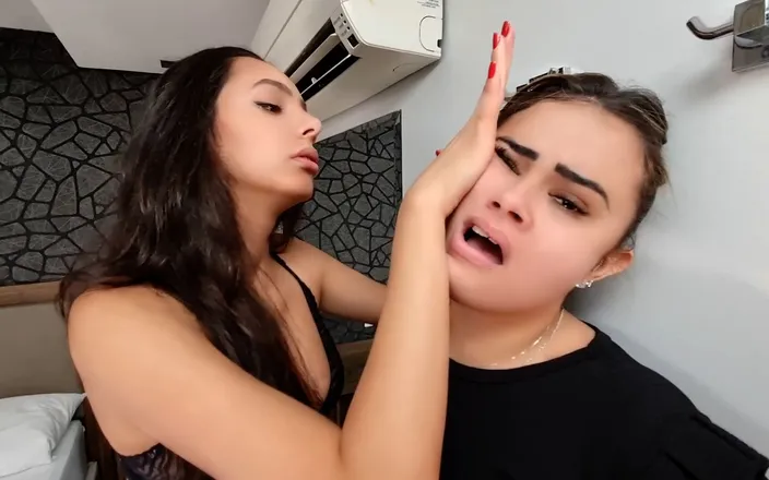 FetishKing: Powerful Facial Massage - Squeeze Me Tease Me