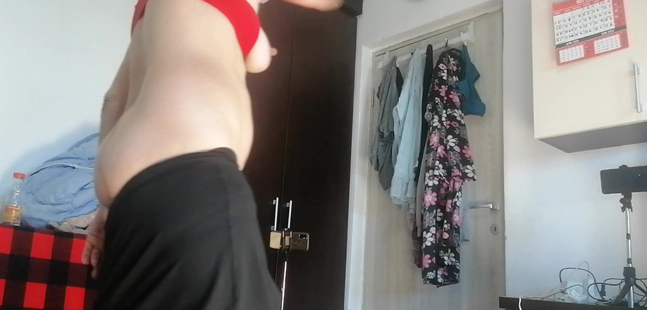 Mirsur: Moglie amatoriale che balla nuda a casa. La donna amatoriale...