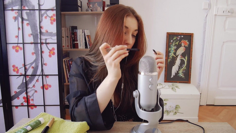 Madelaine_Rousset: Erotic ASMR - Wake up with me