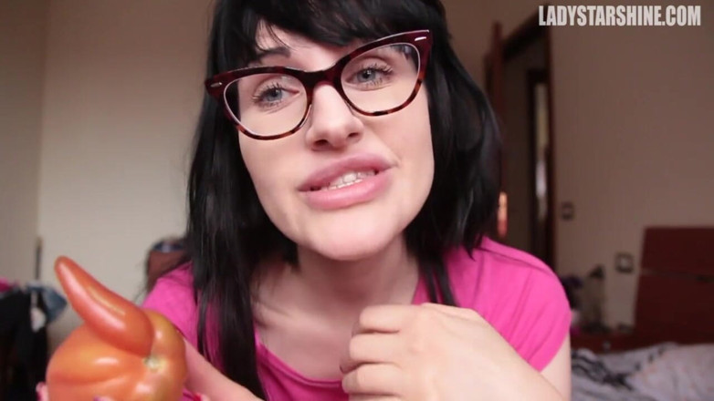 Lady Mesmeratrix Official: Pea cherry tomato to play with