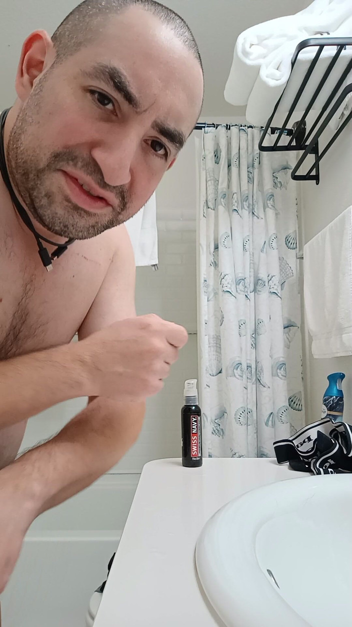 Brandon Lee: ディルド、ジョックストラップ、そしてコックリング