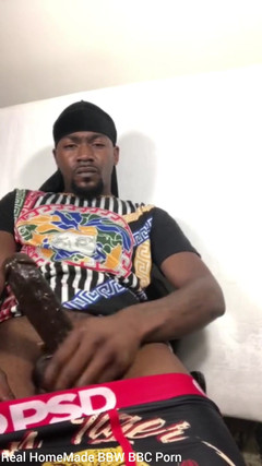 Big black cock BBCee: 抹油抚摸我的大黑