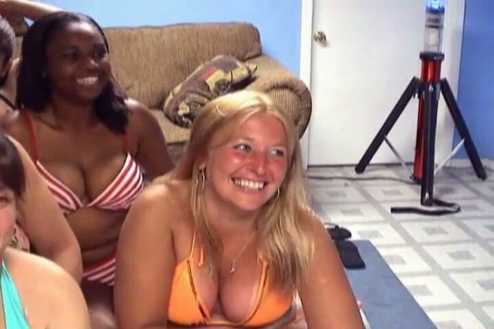Radical Interracial: Pesta seks lesbian amatir besar