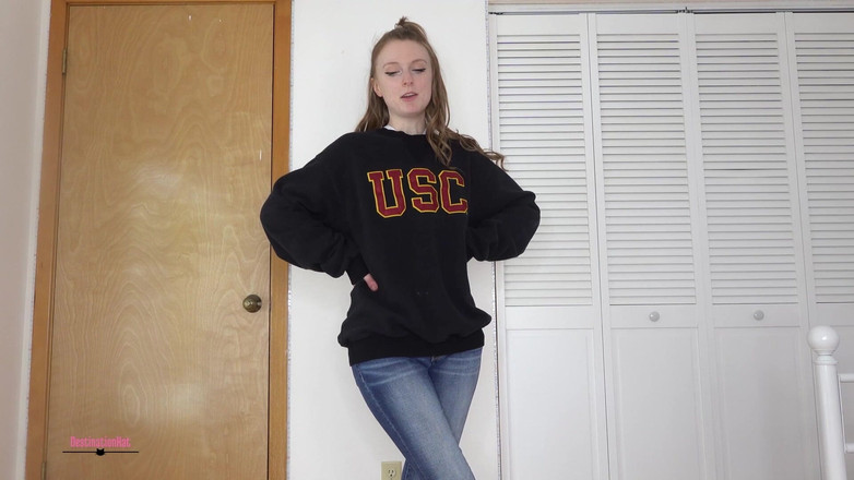 Destination Kat: Nahý spolupracovník