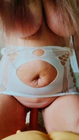 Nikki Nevada: Handy pOV reitet männliche torso-sexpuppe