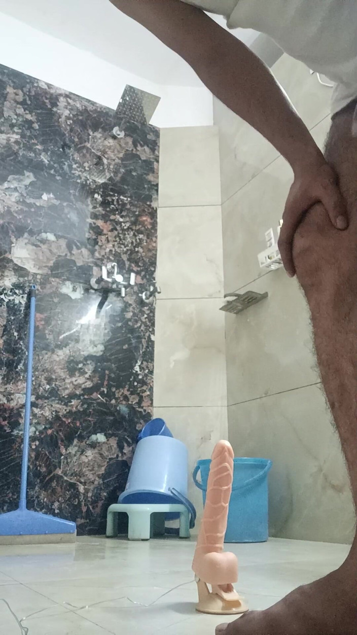 Rajasthani-old-lover: Indischer desi-mann genießt masturbationsshow mit nachbar stiefvater und dildo-vibrator