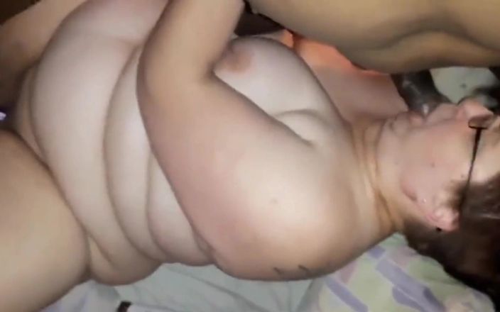 Real homemade BBW BBC porn: Cazzone nero scopata in faccia la figa con un grosso...