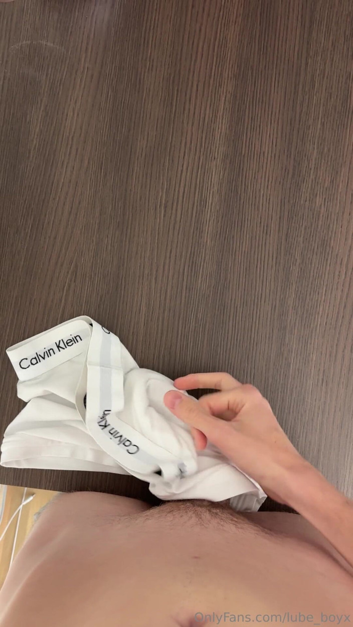 Lubeboyx: Świeży wytrysk na My Boxers Calvin Klein