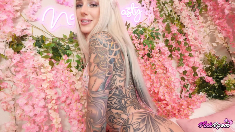 Nasty sluts studios: Pink Room Ep.23: Submissive Kasara Wood Rims, Sucks and Fucks