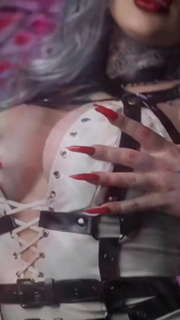 Transformado no banheiro cerebral da dominatrix Misha