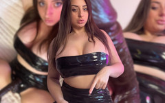 Luna Doll: JOI Latex Echo Con Mi Gran Cinturón Negro Consolador - Luna...
