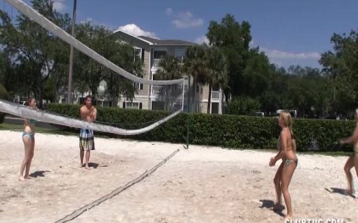 Club Tug: Ему подали