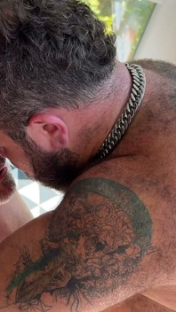 Cur predispus oase Mănâncă Urs top splits cub raw fără prezervativ, vedere la persoana 1