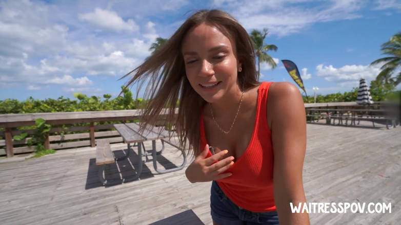 Waitress POV: Garçonete POV - Havana Bleu - largando e fodendo