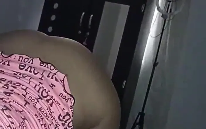 Pikaa6: 18letá brunetka s velkými povislými prsy z New Yorku Ve...