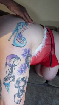 Ho ho hotwife Livie Blainn cavalca un cazzo di doncazzi per natale