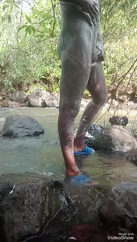 Sexyjayla254: 1부 밖에서 사정하는 비누 자위 거유 흑인 자지