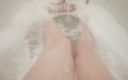 Denise Levi: Наслаждаясь горячей ванной