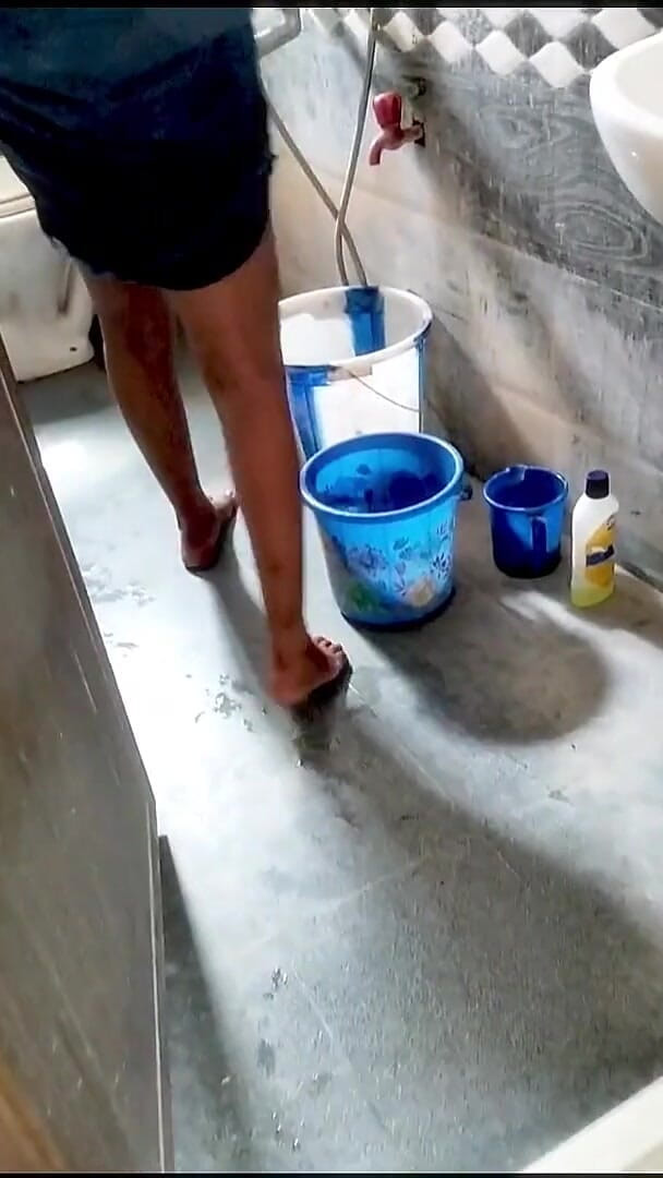 kaaiya: Malayalam kızı penisimi yıkadı
