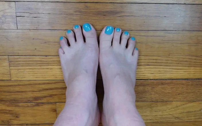 Deanna deadly: Blow your Load on my Perfectly Pedicured Toes Light blue...