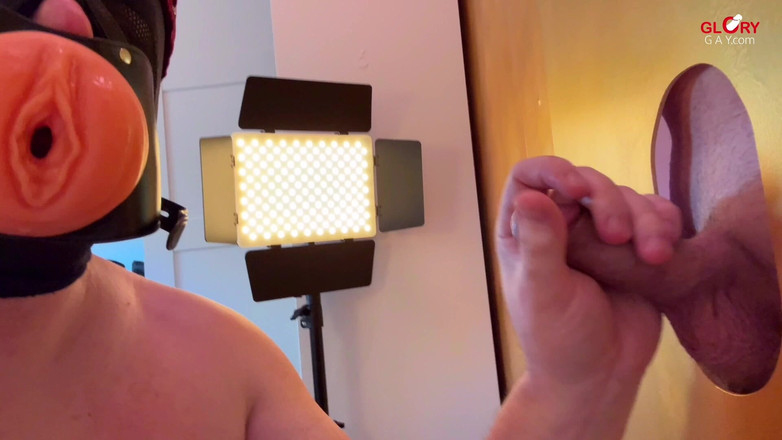 GLORYHOLEGAYS: Гетеро таранить дружину в дірі слави - але хто ж насправді стогне за нею?!