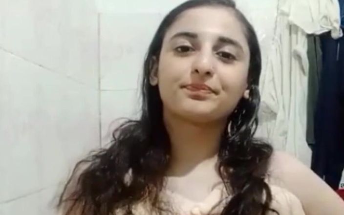 MehwishAly: Il mio czn fa un video per i miei fan 1