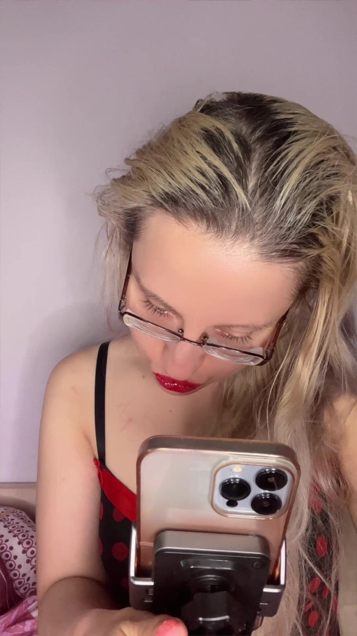 FinDom Goaldigger: Eu sunt necazul tău!