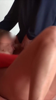 J'adore sucer les bites des amis de mon beau-fils jusqu'à ce qu'ils jouissent