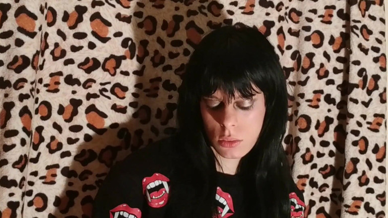 Beth Kinky: 因为无聊而抽烟 - Beth Kinky