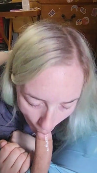 Divertirsi a succhiare e scopare il suo grosso cazzo - Mama_foxx94